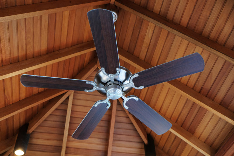 3 Reasons to Use a Ceiling Fan in Winter